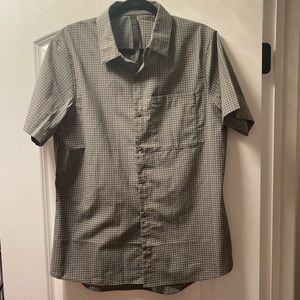 Lululemon Men’s button up shirt